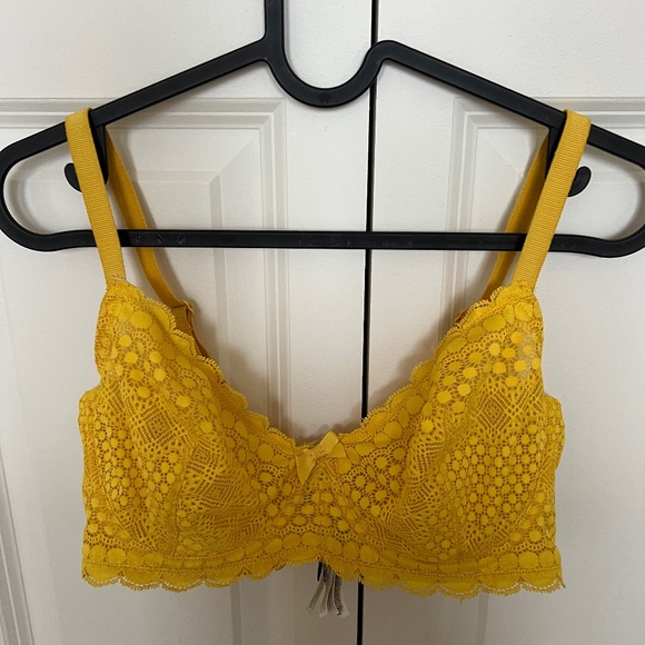 Victoria Secret 34DD - Picture 1 of 3